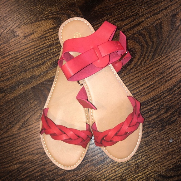 Red braided sandals, Size 7; new in box - Picture 1 of 3